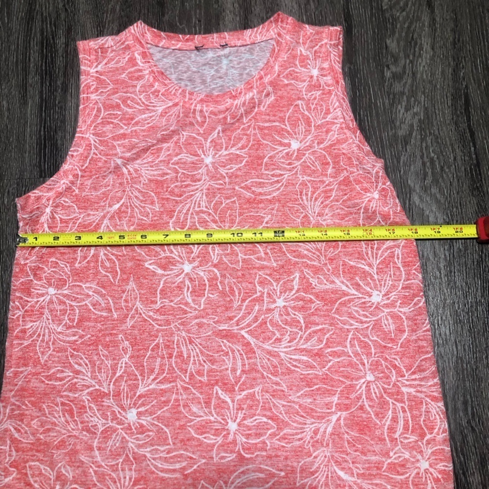 Coral and White Floral Knit Sleeveless Top - Picture 4 of 5